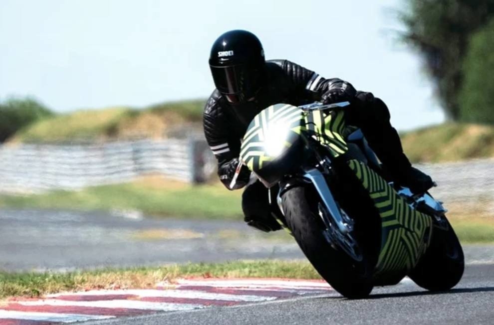 Aston Martin tested its first motorcycle (Video)