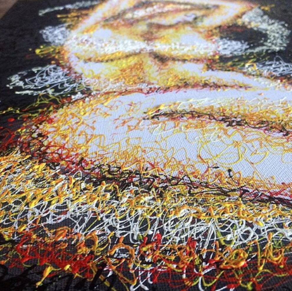 Filipina paints pictures with syringes (Photo)