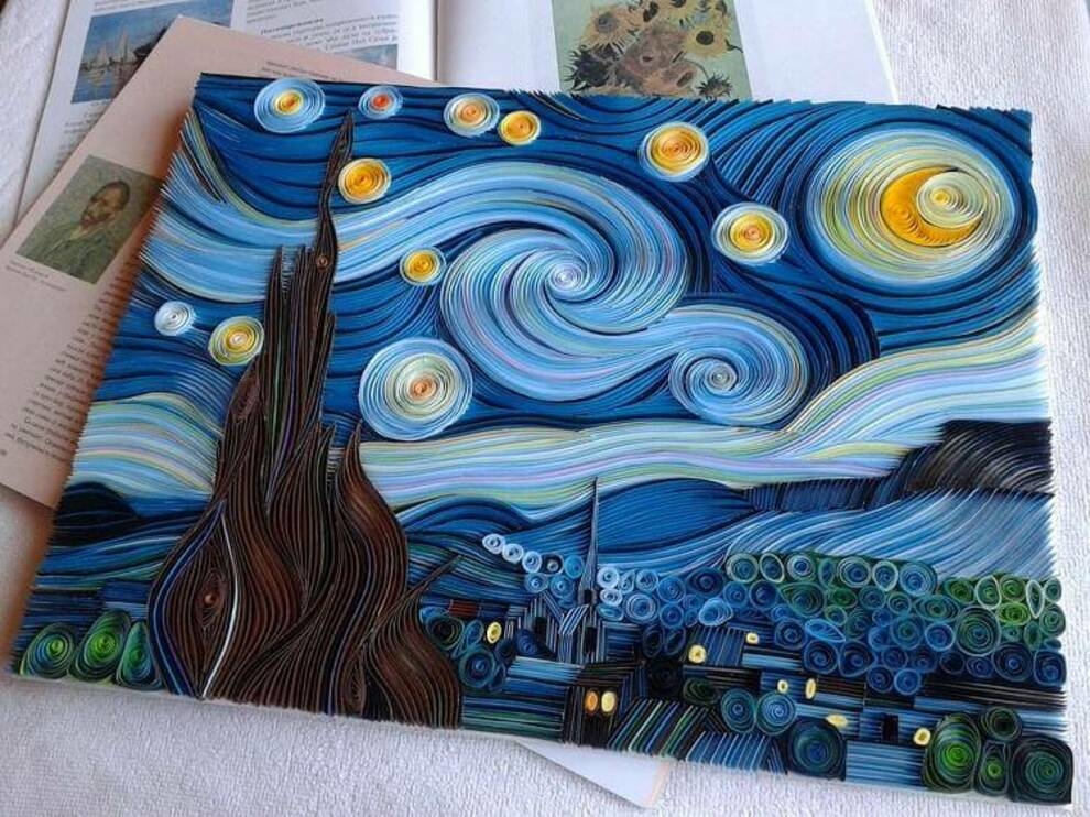 Боснийская художница изобразила при помощи квиллинга «Звездную ночь» Ван Гога