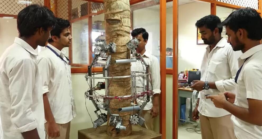 Кокосы в Индии теперь буду собирать роботы — конструкторы (Видео)