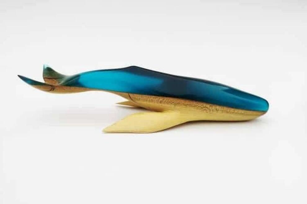An artist from Ukraine creates sculptures of marine animals from wood and resin (Photo)