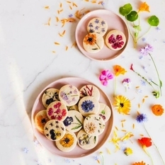 Flowers, sweets and bright colors - handmade cookies by a pastry chef from the USA (Photo)