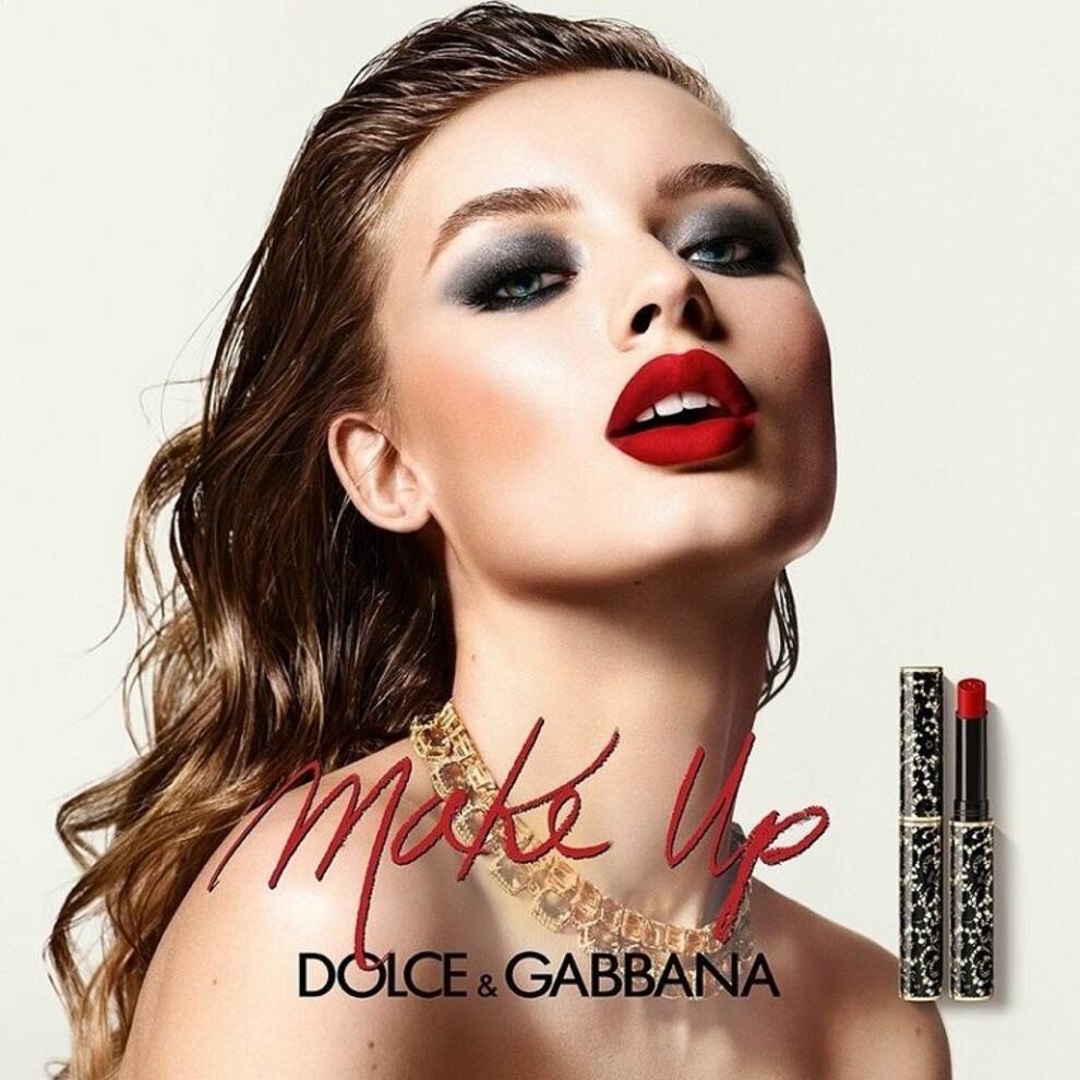 Dolce & Gabbana презентував нову яскраво червону помаду (Відео)