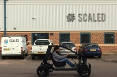 British engineers construct a buggy from recycled paper (Video)