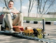 Męskie hobby: OXO przypomniało sobie historię pociągów ogrodniczych