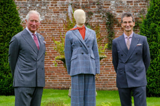 Prince Charles przedstawia ręcznie robioną kolekcję kapsułek