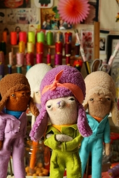 Adorable Animals: Melbourne Craftswoman Creates Lovely Felt Toys (Photo)