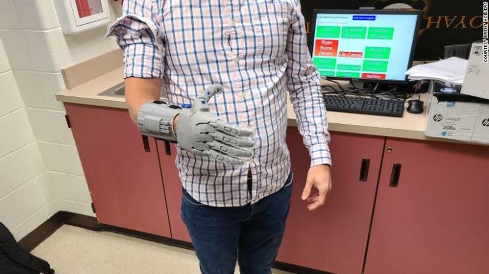 Школярі з США надрукували на 3D-принтері протез руки