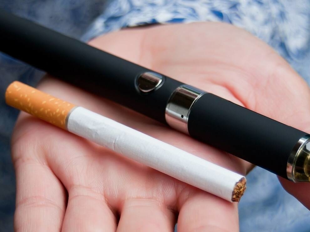 Не лучше, а даже хуже: ученые сообщили о вреде электронных сигарет для беременных