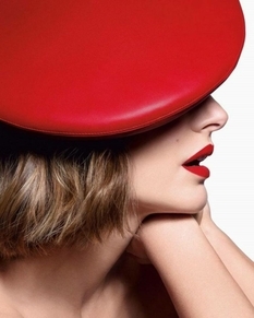 Dior pokazał nową szminkę (wideo)