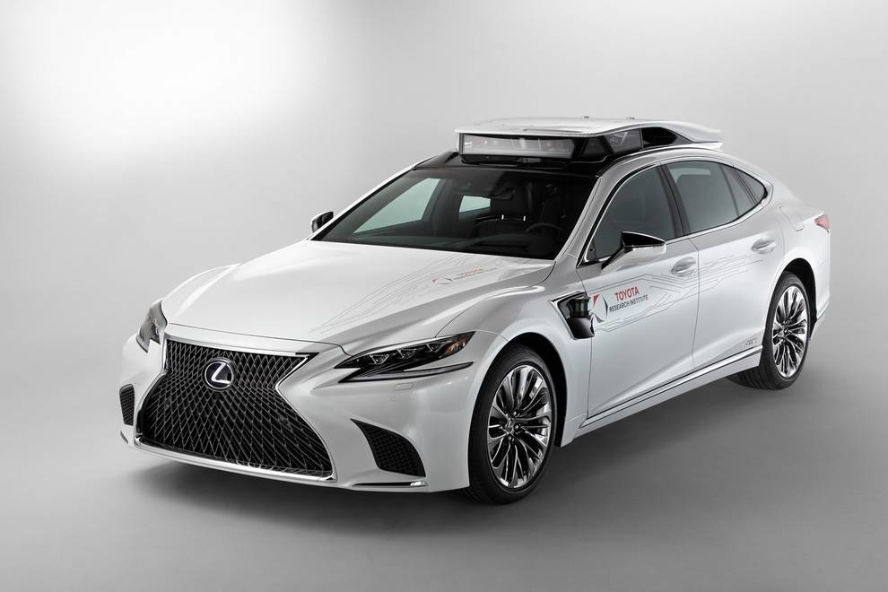 On the basis of Lexus LS assembled a prototype drone