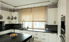 Experts advise what is better to choose - roman blinds or blinds