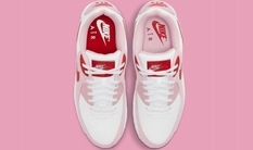 Пастельні тони і приховане сердечко - нові кросівки до Дня святого Валентина від Nike