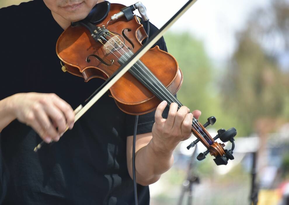 Violin playing: what does a beginner violinist need to know?