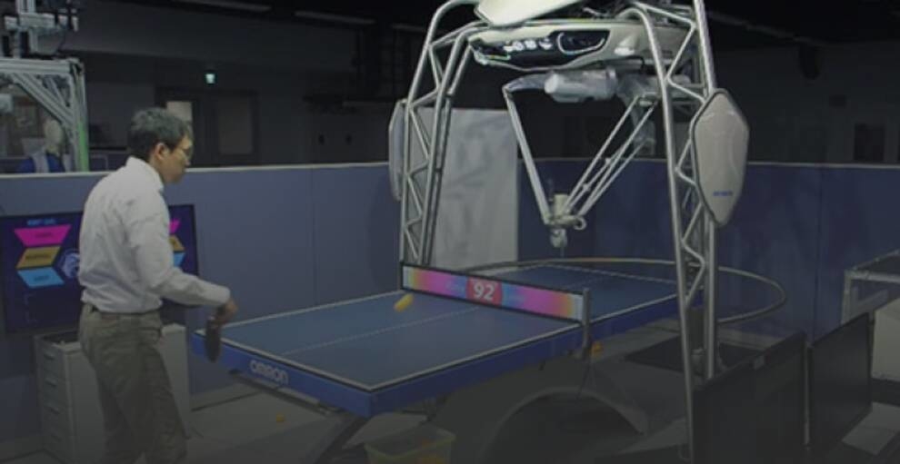 Fast and attentive - a robot that can beat a human in tennis