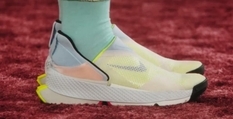 Nike показала первые кроссовки, которые можно надеть без помощи рук