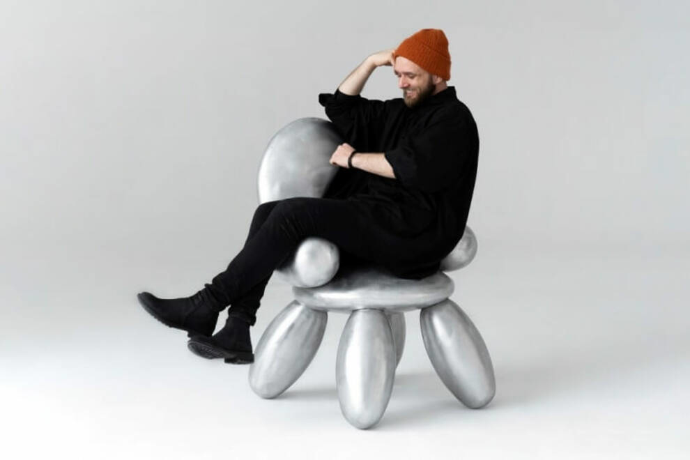 Bubble Chair: Russian designer has assembled a metal chair