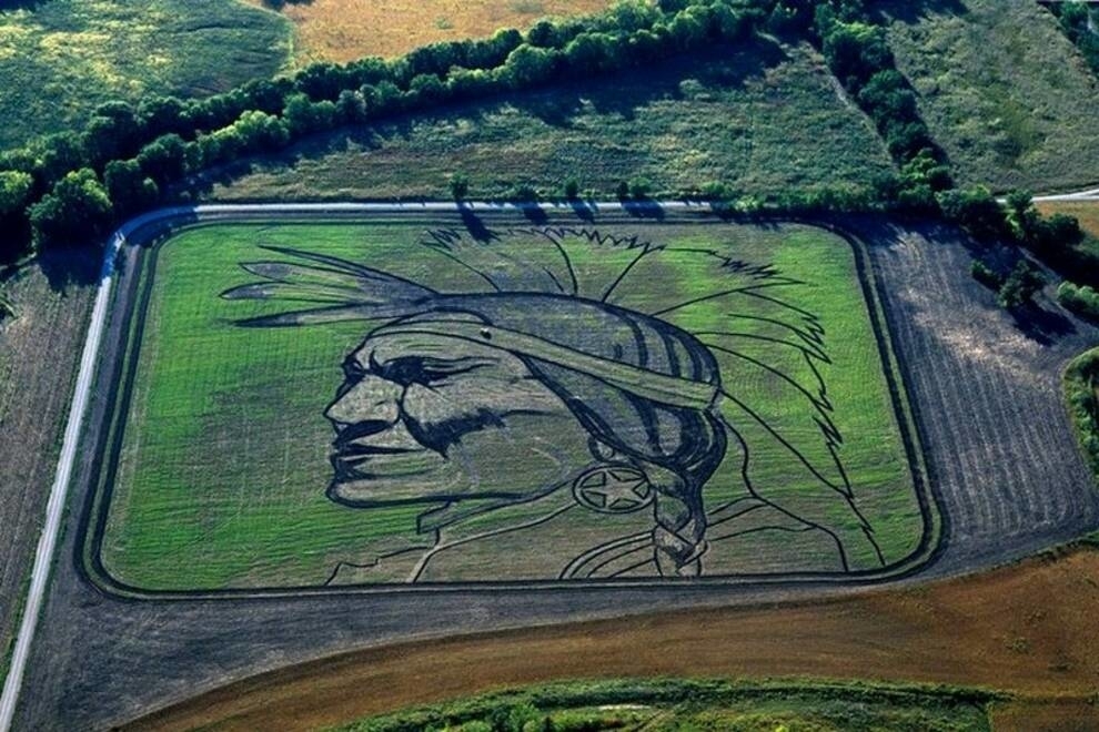 Large-scale land art from Stan Heard