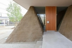 Японские архитекторы использовали землю для стен домов