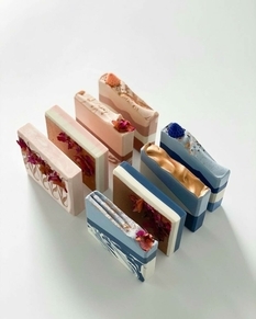 Soap desserts: an architect from Thailand brew soap similar to cakes and pastries