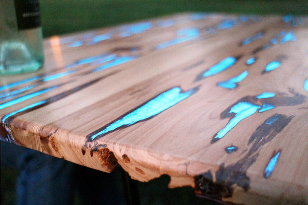 Shining under the moon: blogger creates glowing tables