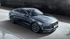 Hyundai showed pictures of the new generation Sonata