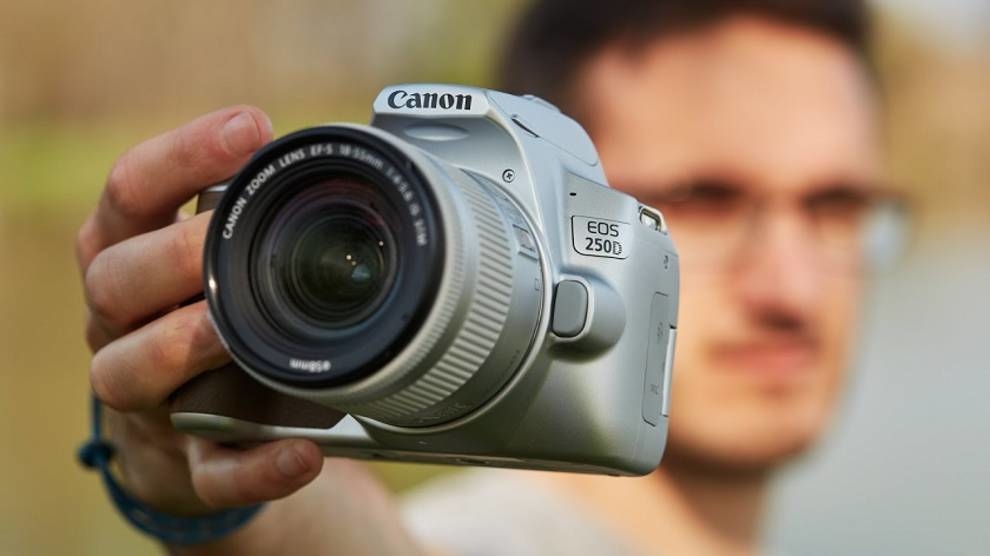 Canon EOS 250D – идеальный фотоаппарат для любителей экстрима