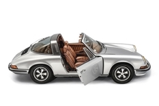 Porsche 911 Targa wystawili na aukcji