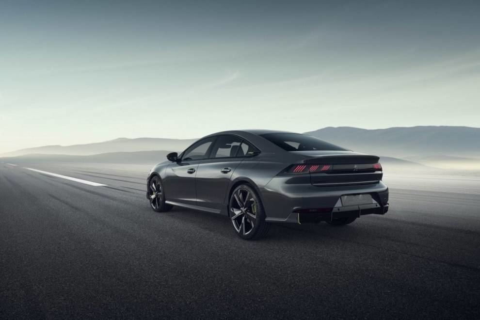 Serial sports car Peugeot 508 will be equipped with a hybrid engine