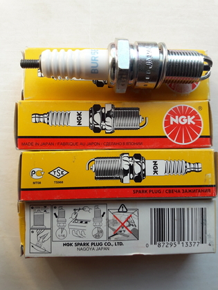 Свечи зажигания NGK BUR5ET (3377)