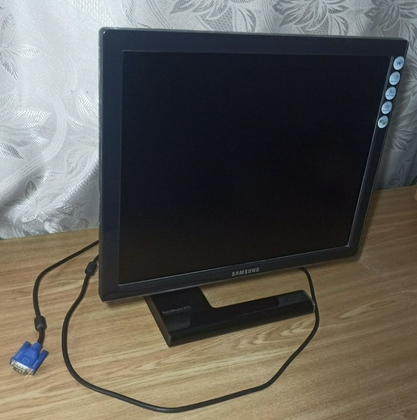 Монитор Samsung SyncMaster 971P в хорошем, рабочем состоянии