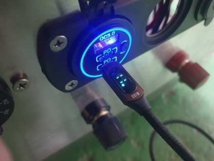 Зарядка врізна USB QC 3.0 + PD Type-C з кнопкою в прикурювач.