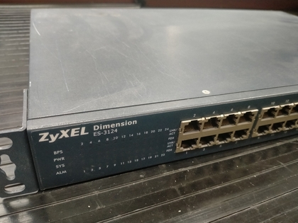 24-портовий керований комутатор Zyxel ES-3124
