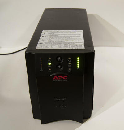 Продам ИБП APC Smart-UPS SUA1000i (1000ВА/670Вт, чистый синус)