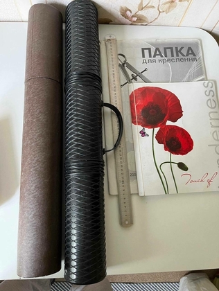 Тубуси для креслення та канцелярське приладдя