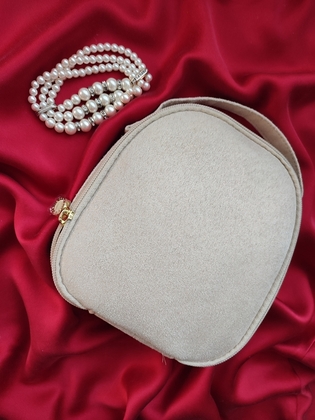 Фирменная дорожняя косметичка Bvlgari.