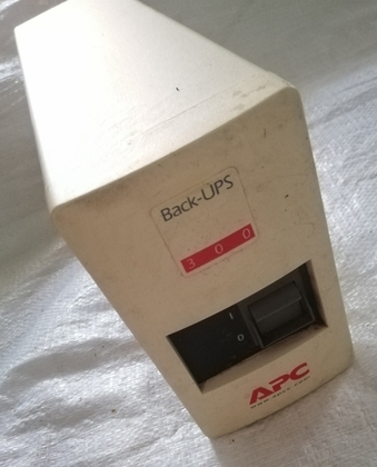 Источник Бесперебойного Питания Back-UPS 300 .