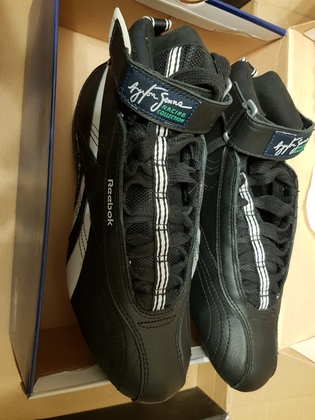 Классические спортивные кроссовки Reebok, новые, размер 42, оригинал, подошва-черная/серая