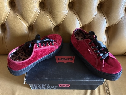 Кеды бархатные Levis, р.38/24 см
