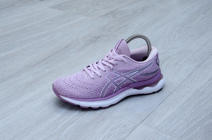 Кросівки жіночі Asics Gel Nimbus 24. Устілка 24,7 см