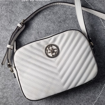 Сумка guess білого кольору