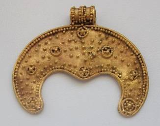 Золотая лунница периода ЧК.Вес 11,65 гр.