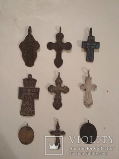 Коллекция: 7 старинных нательных крестов и 2 ладанки .