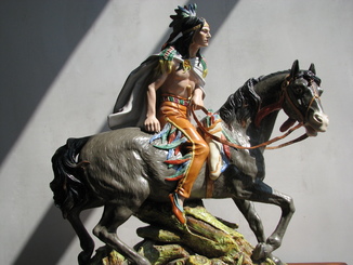 Індіанський вождь на коні. Скульптура. Порцеляна.