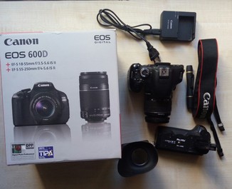 Фотоаппарат Саnon EOS 600 D + аксессуары.