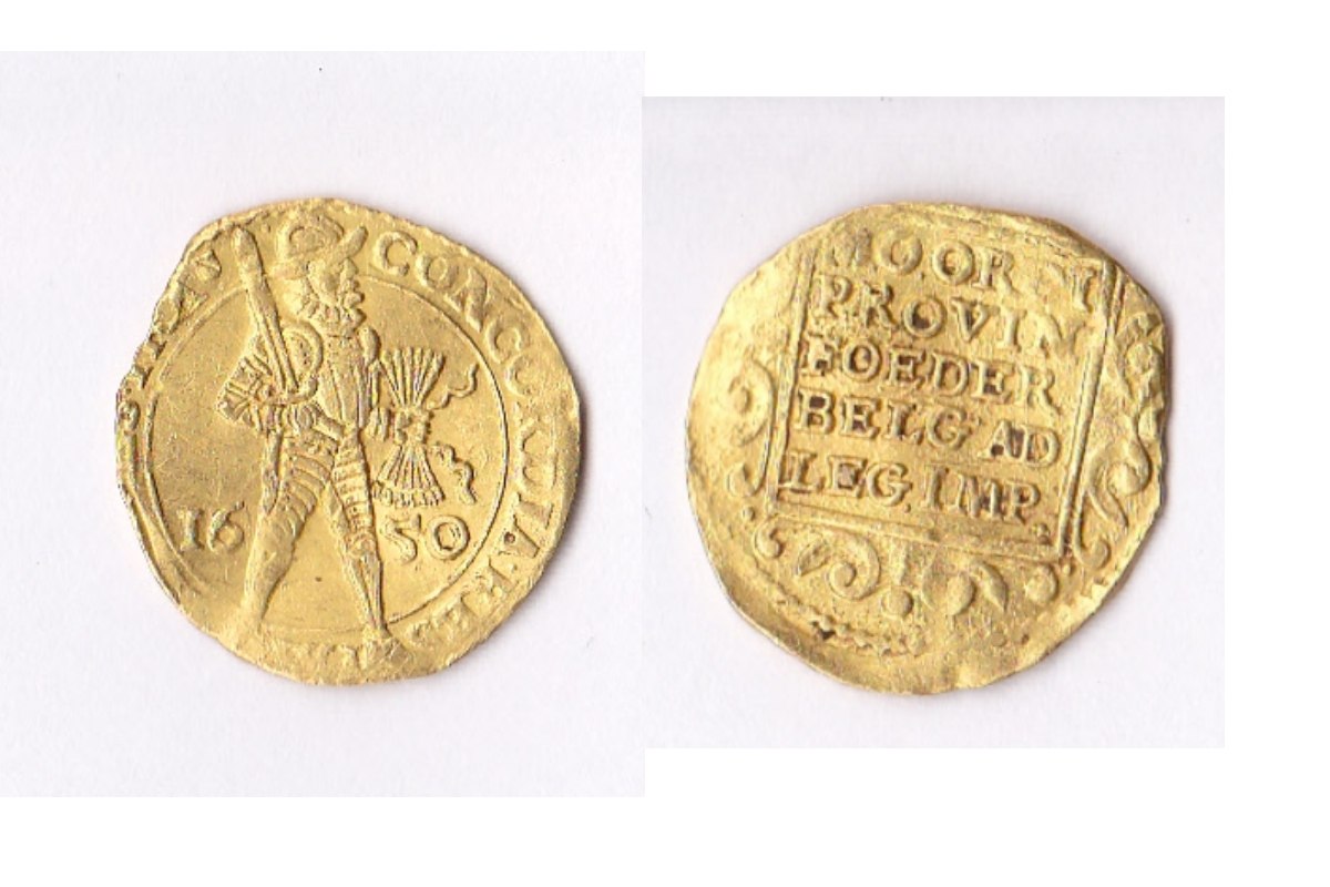 Древнейшая золотая монета 5 букв. Ливийская Золотая монета. Золотые монеты Софьи Алексеевны. Золотая монета при Павле 1.