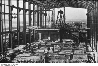 Bundesarchiv_Bild_146-2007-0059,_IG-Farbenwerke_Auschwitz.jpg