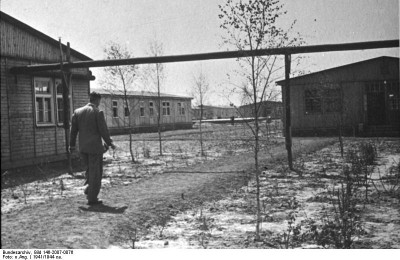 Bundesarchiv_Bild_146-2007-0076,_IG-Farbenwerke_Auschwitz.jpg