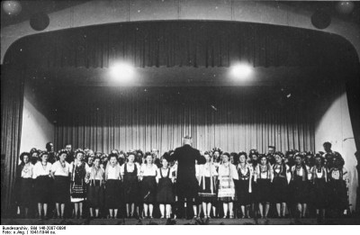 Bundesarchiv_Bild_146-2007-0096,_IG-Farbenwerke_Auschwitz.jpg