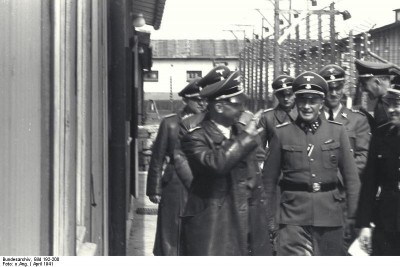 Bundesarchiv_Bild_192-200,_KZ_Mauthausen,_Himmlervisite.jpg